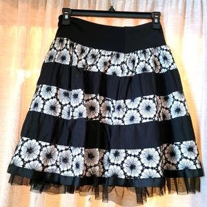 Joe Benbasset underlace skirt
